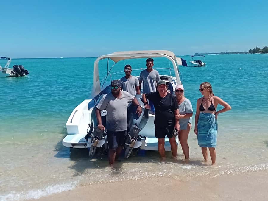 La Preneuse: Dolphin Watching and Snorkeling Speedboat Tour - What the $58 price really buys you