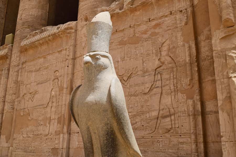 Luxor: 4 Days Nile Cruise with Guided Tours & Abu Simbel - Day 2: Edfu by horse and carriage