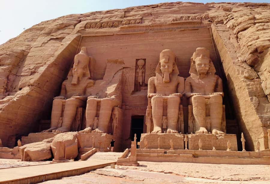 Luxor: Abu Simbel Temple Private Guided Day Trip with Lunch - Leaving Luxor before sunrise