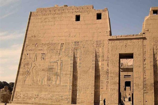 Luxor Day Tour: Valley of Kings & Queens & Hatchepsut Temples - The Valley of the Kings takes center stage