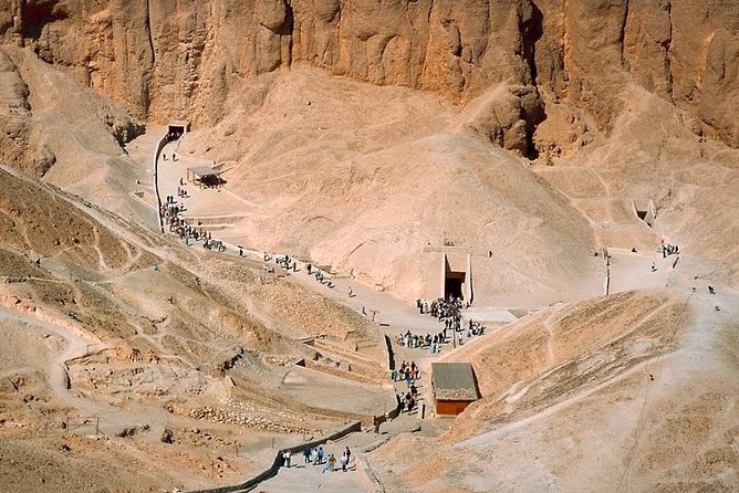 Luxor Day Tour: Valley of Kings & Queens & Hatchepsut Temples - Hatshepsut’s temple tells a different story