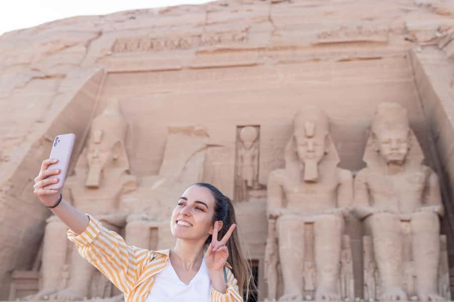 Luxor: Edfu, Kom Ombo, Abu Simbel Private Tour & Entry Fees - Lunch in Abu Simbel, then the road to Aswan