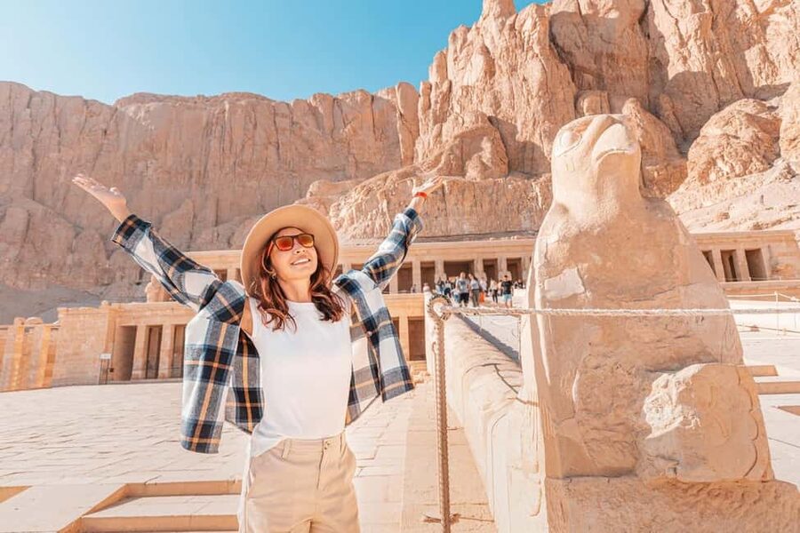 Luxor: Private Full-Day Customized Tour With Carriage Ride - Choosing between Luxor’s East and West Banks