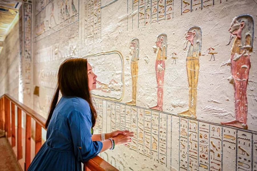 Luxor: Private Full-Day Customized Tour With Carriage Ride - Luxor Temple, a more compact evening-style monument