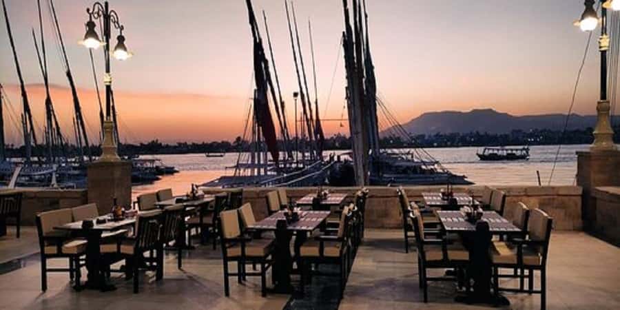 Luxor: Valley of the Kings and Queens Guided Tour with Lunch - The Valley of the Queens offers a quieter contrast