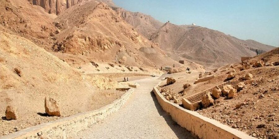 Luxor: West Bank Kings and Queens All-Inclusive Tour & Lunch - The guides are the strongest part of the package