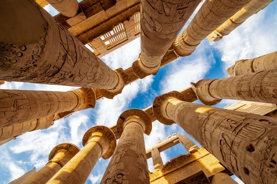Luxor: West & East Banks & Tut's Tomb Private Full-Day Tour - Valley of the Queens and the royal family story