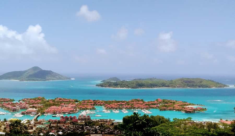 Mahé: Customizable Private Tour of Island with Driver - Why a private car makes sense on Mahé