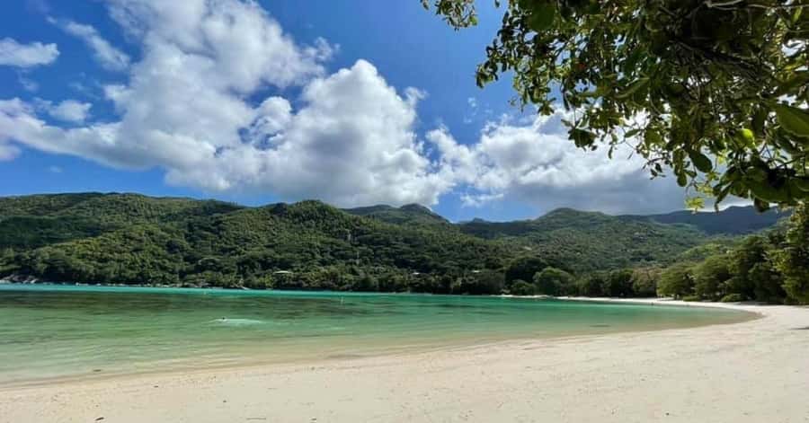 Mahé: Private Customizable Island Tour with Hotel Transfer - Gardens, crafts, tea, and rum