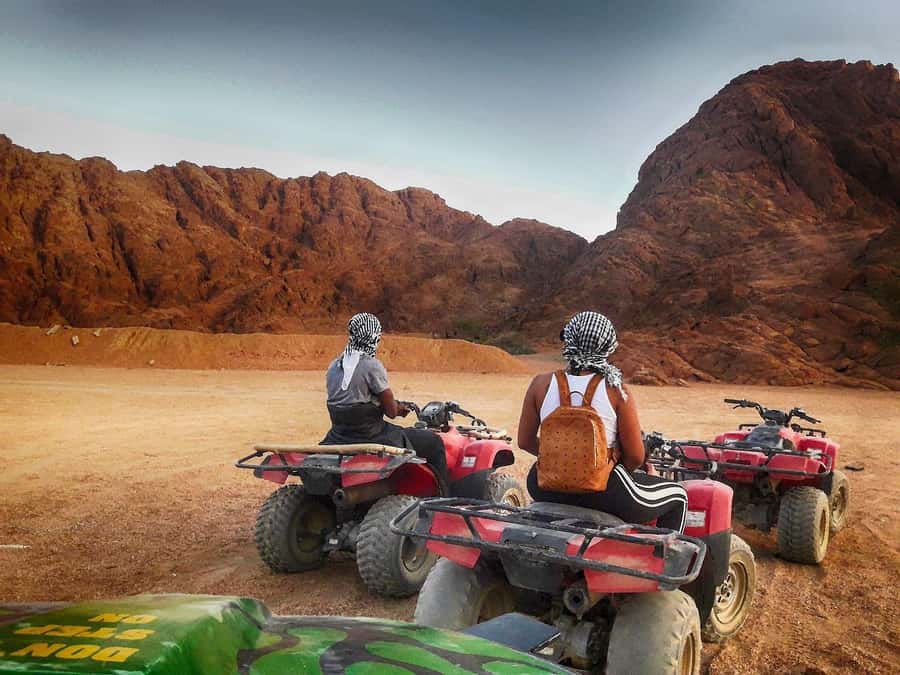 Makadi Bay: 2H Quad Bike, Camel, Stargazing, Dinner & Show - Bedouin camp, Oriental dinner, and the live show