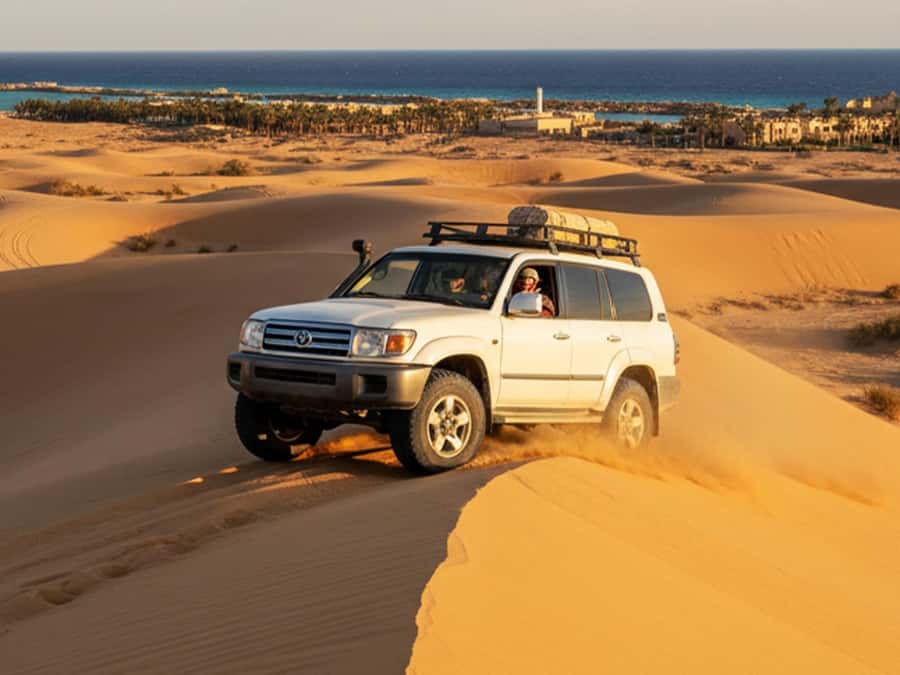 Makadi Bay: Jeep Safari Adventure with Bedouin guide - Sunset, Dinner, and Middle Eastern Flavors