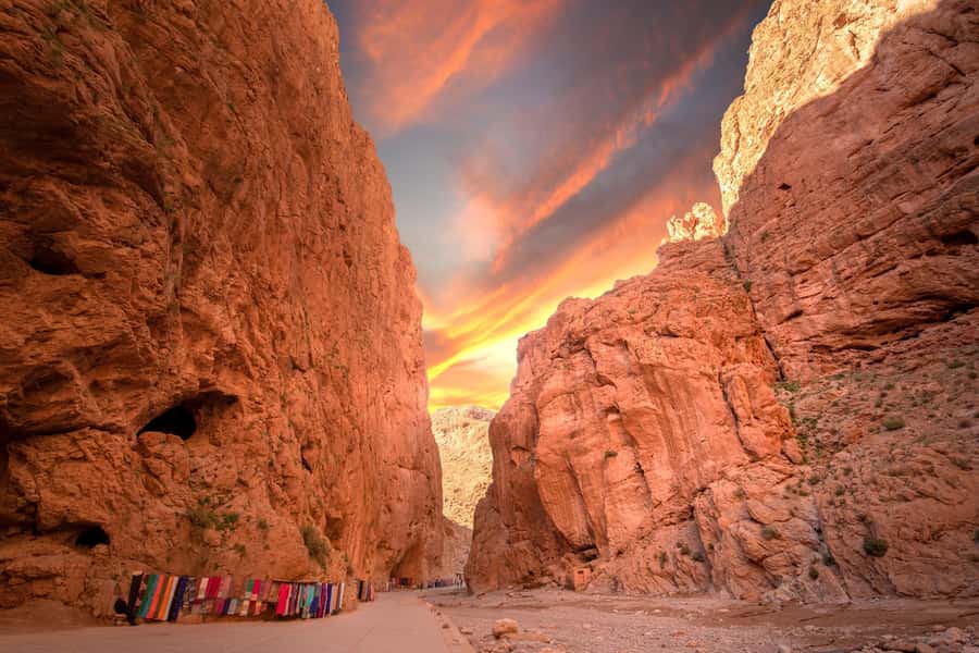 Marrakech: 3-Day Merzouga Desert Experience Camel & Meals - Tinghir Oasis and the Todra Gorge walk