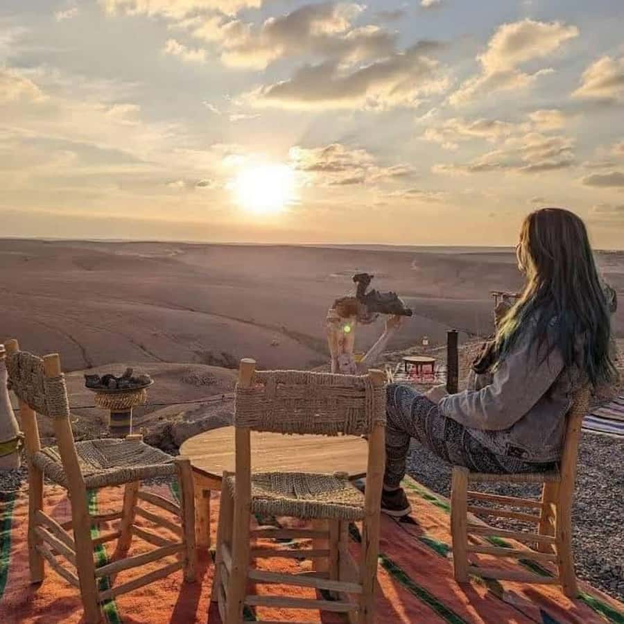 Marrakech: Agafay Desert Dinner Show with Sunset Camel Ride - Music, dancing, and the fire show