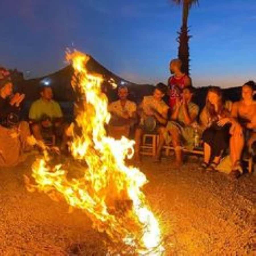 Marrakech: Agafay Desert Magic Sunset Dinner & Live Show - Berber music, dancing, and the fire show