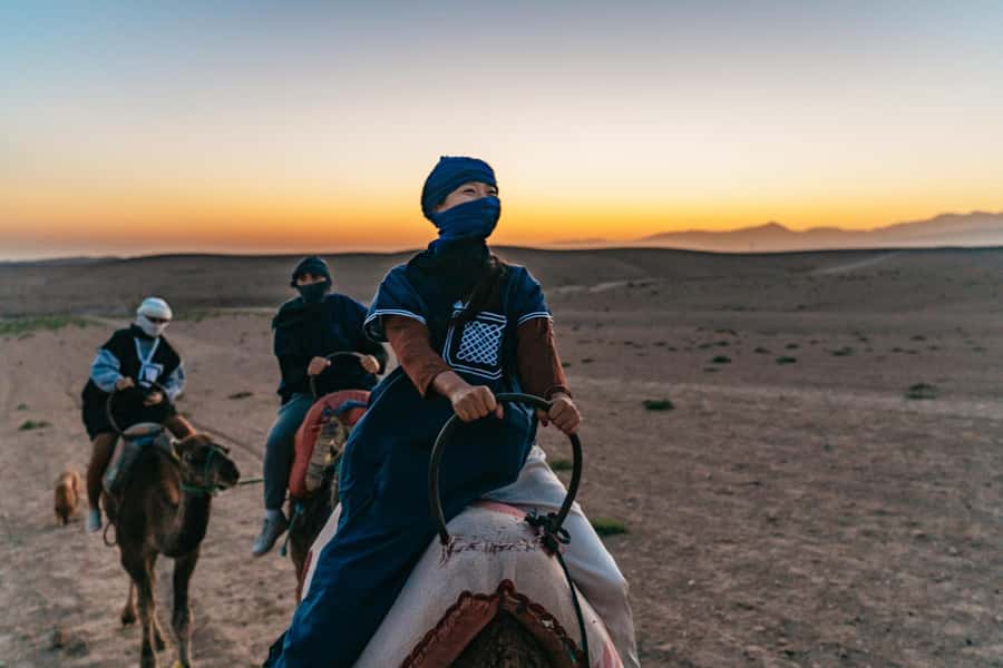 Marrakech: Agafay Desert Magical Overnight with Dinner Show - Sunrise and the morning return to Marrakech