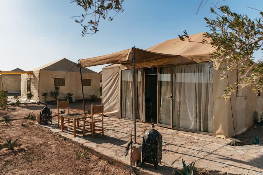 Marrakech: Agafay Desert Magical Overnight with Dinner Show - The drive from Marrakech and what to expect at pickup