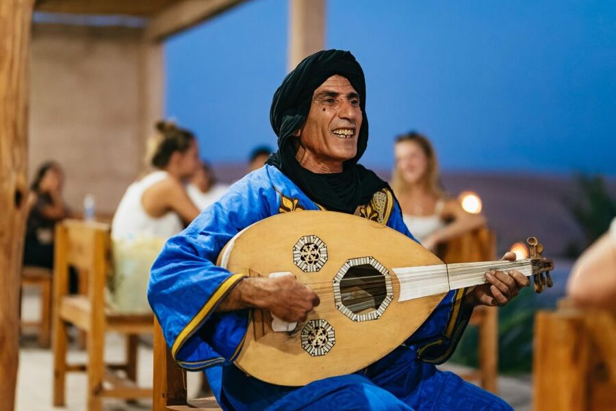 Marrakech: Agafay Desert Pool, Dinner & Live Show Experience - Music, dancing, and the fire show