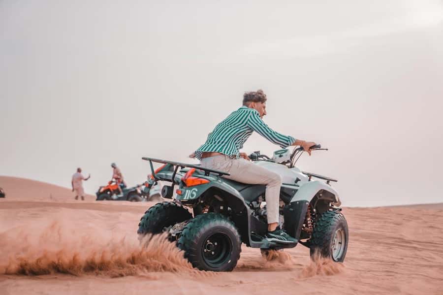Marrakech: Agafay Desert Quad Bike with Camels & Dinner Show - Guides who can improve the day