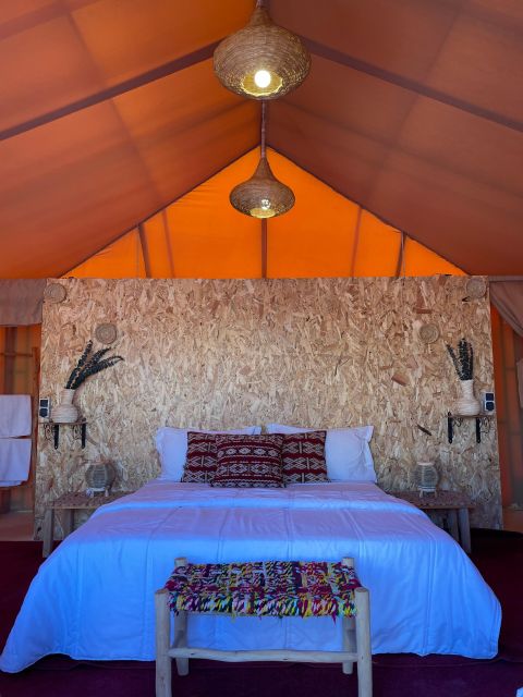 Marrakech: Agafay Desert Retreat, Tent, Dinner, Show & Pool - Dinner under the stars, with plenty happening between courses