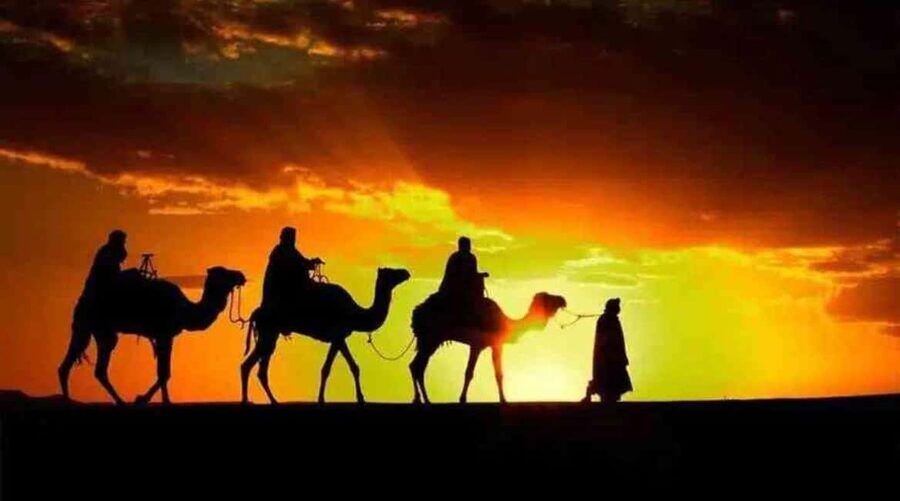 Marrakech: Agafay Desert Sunset, Camel Ride, Dinner and Show - Berber music, bonfire, and the fire show