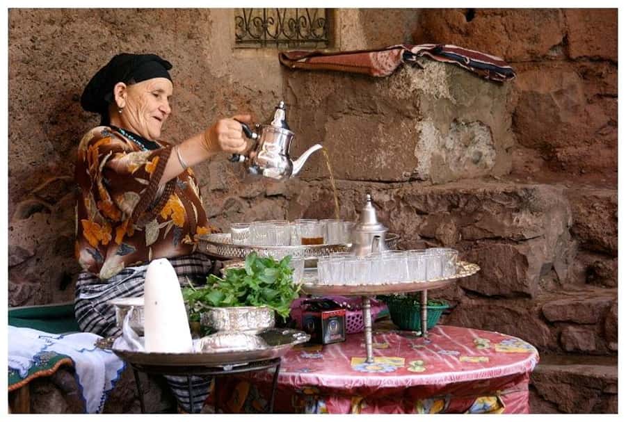Marrakech: Atlas Mountains and Desert Safari with Lunch - Tea, bread, and a look at Berber home life