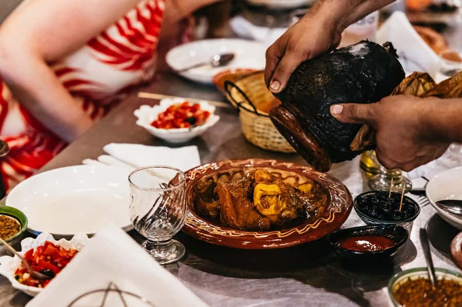 Marrakech: Authentic Moroccan Food Walking Tour & Dinner - Start at Poste du Maroc and enter the Old Medina