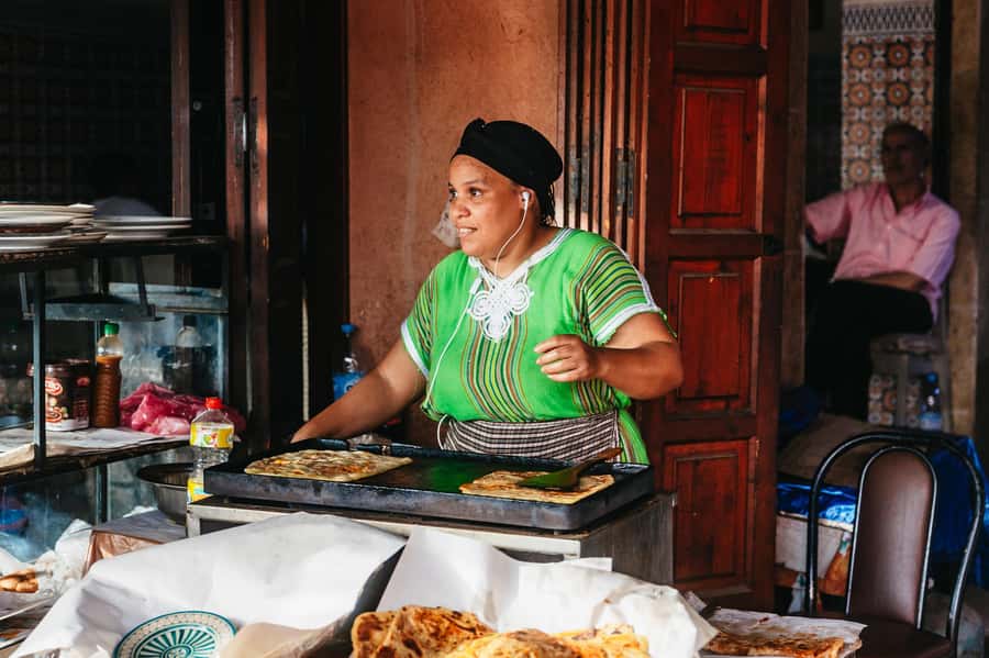 Marrakech: Authentic Moroccan Food Walking Tour & Dinner - A short herbalist stop adds useful context