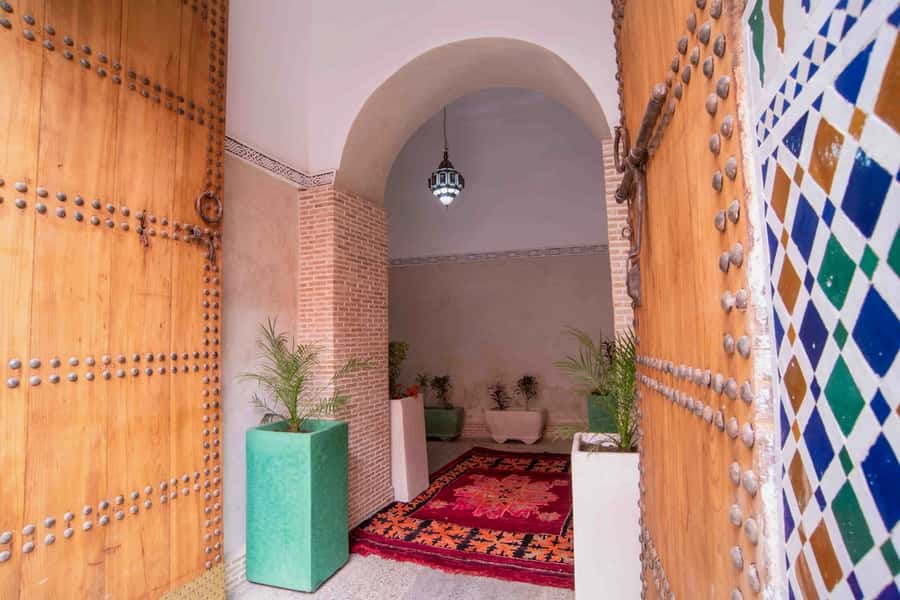 Marrakech: Authentic Moroccan Hammam Experience in Mouassine - What makes the attendants important