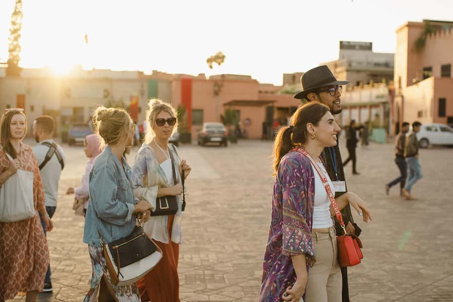 Marrakech: Bahia Palace, Saadian Tombs & Medina Guided Tour - What the guides add