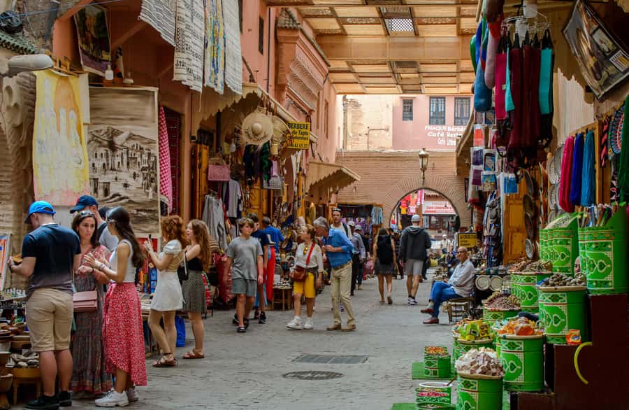 Marrakech: Bahia Palace, Saadian Tombs & Medina Guided Tour - What the $18 price really covers