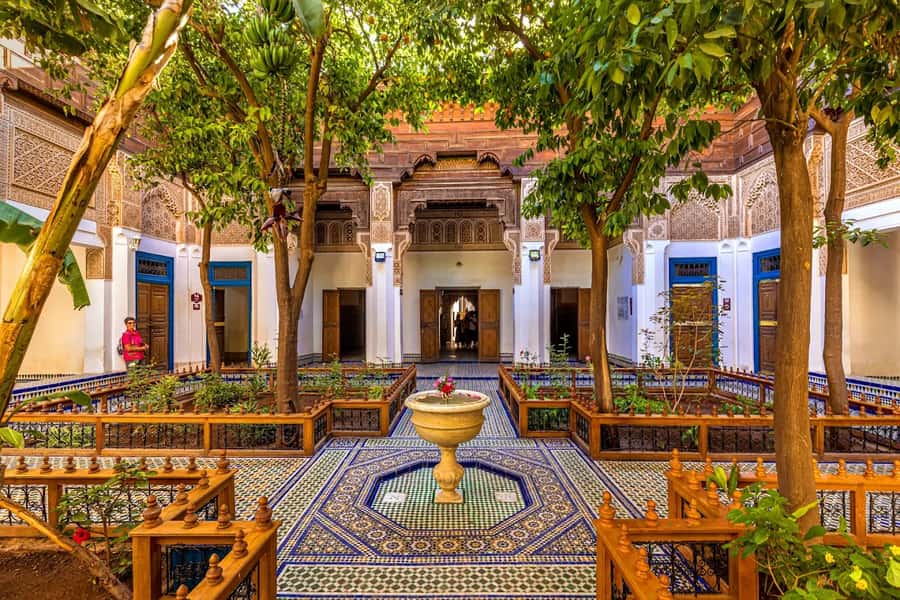 Marrakech: Bahia Palace, Saadian Tombs & Top Highlights Tour - A useful first walk through Marrakech’s old city
