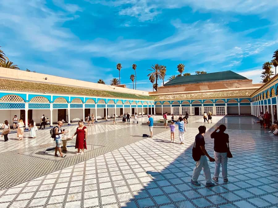 Marrakech: Bahia Palace, Saadian Tombs & Top Highlights Tour - Koutoubia Mosque and the Almohad signature