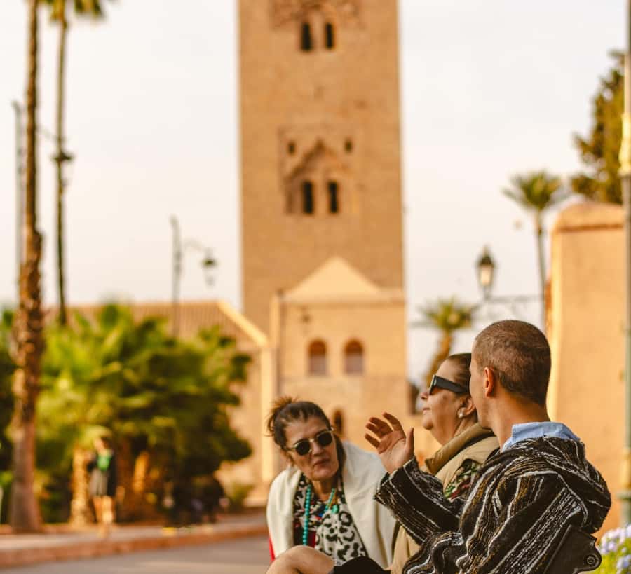 Marrakech: Bahia Palace, Saadian Tombs & Top Highlights Tour - Souks, workshops, and the practical value of a guide