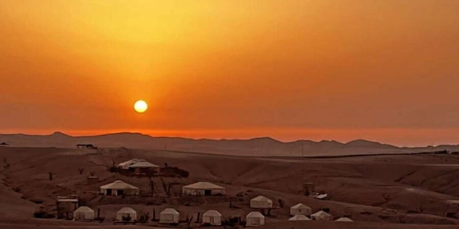 Marrakech: Desert Tour with Dinner, Show and Camel Ride - Guides who make the outing easier