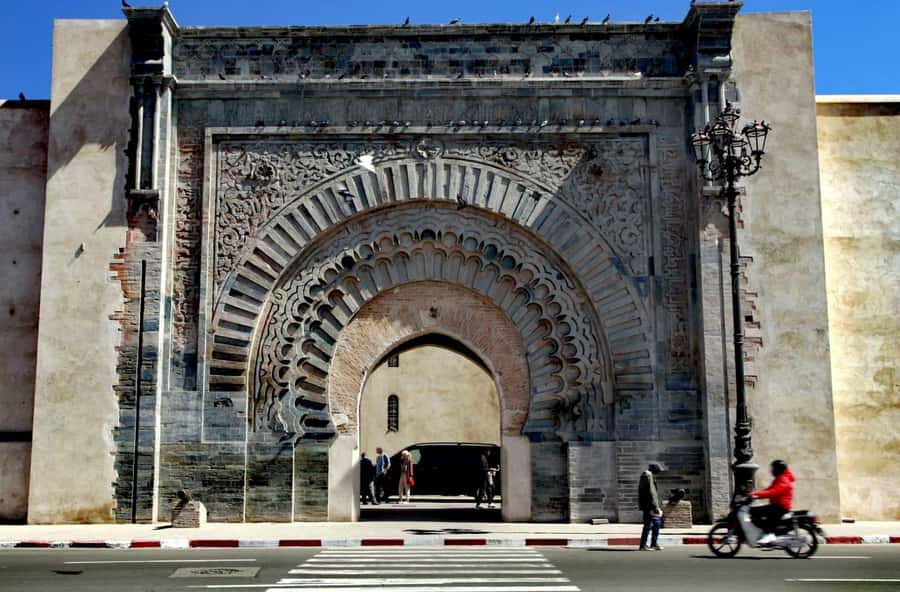 Marrakech: Guided Bike Tour with a local Guide - Marrakech Railway Station and the modern city