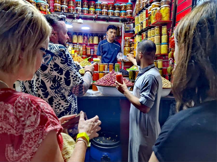 Marrakech: Guided Tour by Night - What the guides add to the experience