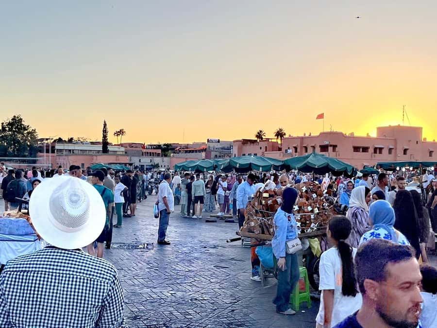 Marrakech: Guided Tour by Night - Walking the souks after sunset