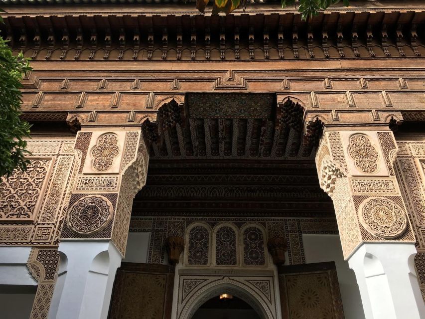 Marrakech: Monuments, Souks and Medina Guided Walking Tour - What the guides add to the walk