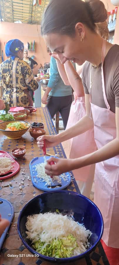 Marrakech: Moroccan Cooking Class for vegetarians and vegan - Eating the meal you prepared
