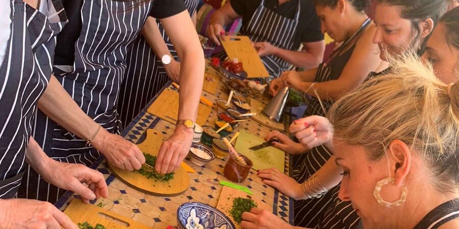Marrakech: Moroccan Cooking Class for vegetarians and vegan - Timing, meeting point, and Medina navigation