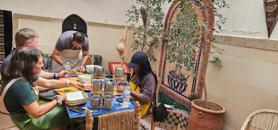 Marrakech: Moroccan Cooking Class with Local Chef - The long wait while the tagine cooks