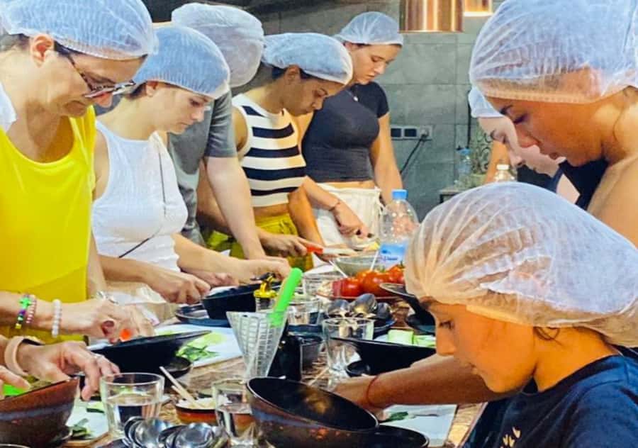Marrakech: Moroccan Cooking Class with Pickup - Key points at a glance