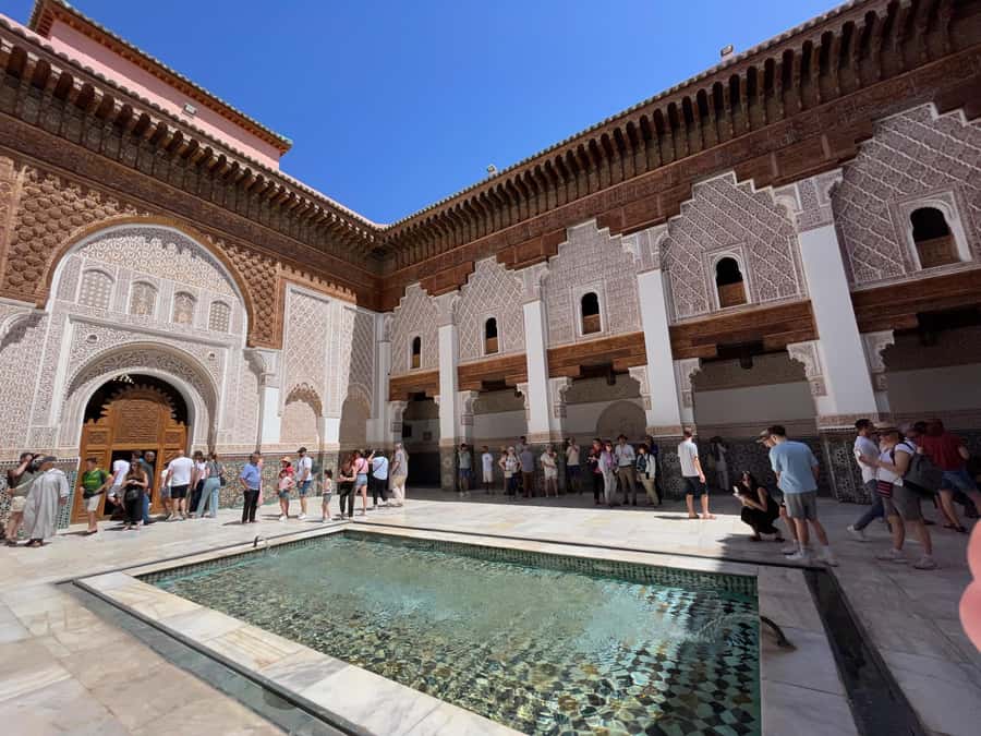 Marrakech: Palace, Museum, Madrasa & Medina Highlights Tour - Rahba Kedima and the final walk back