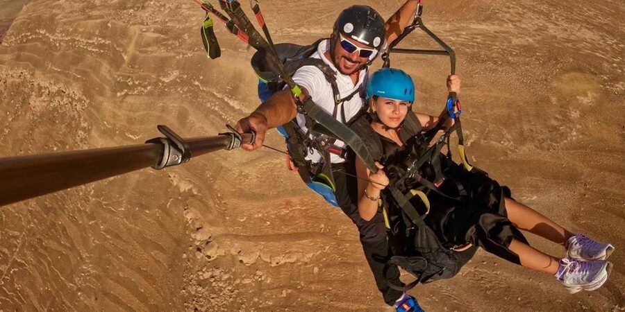 Marrakech: Paragliding over Agafay Desert & Atlas Mnt Views - Getting ready at the high viewpoint