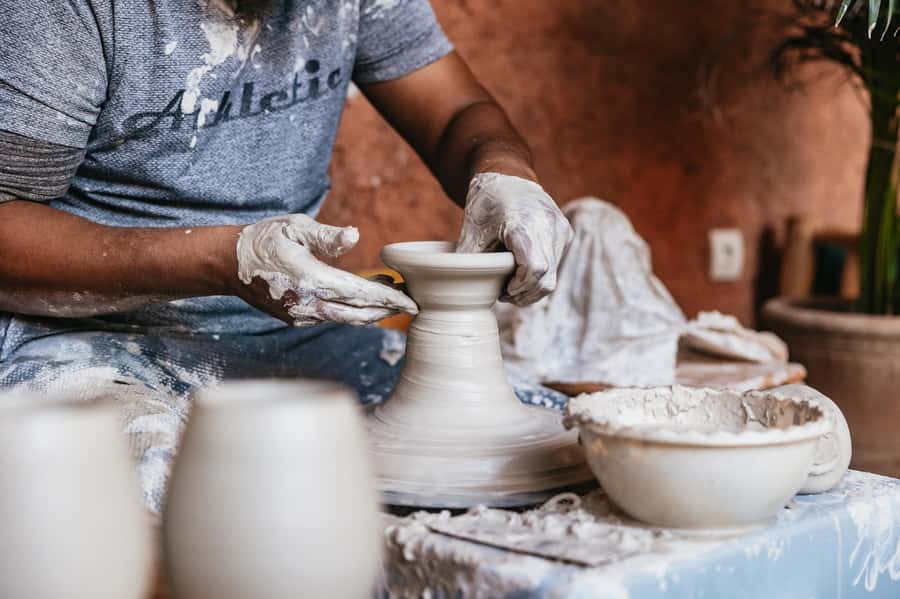 Marrakech: Pottery Workshop with Moroccan Tea - Choosing between hand-building and the wheel