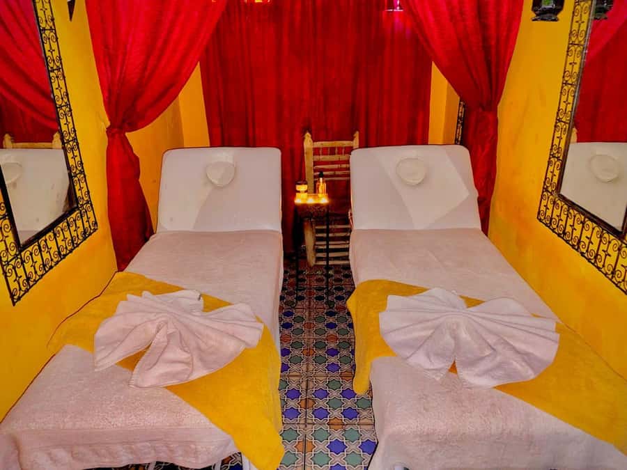 Marrakech: Souk Tour & Berber Hammam with Massage - A guided walk through the souks