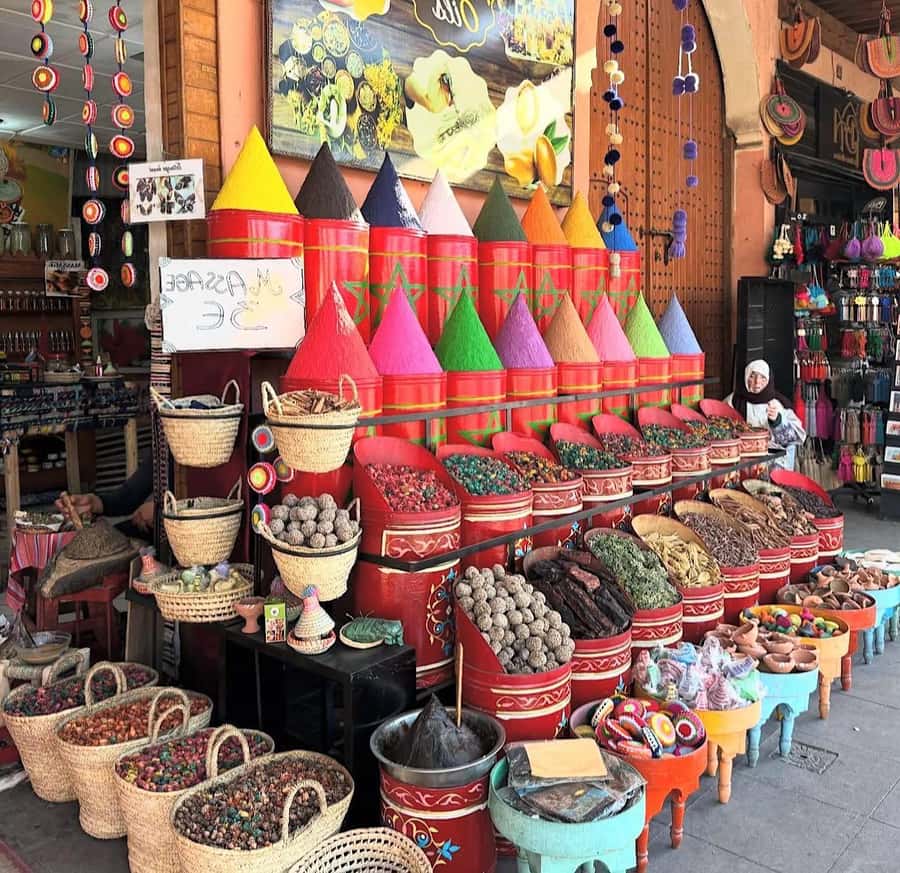 Marrakech: Souk Tour & Berber Hammam with Massage - Shopping without losing your patience
