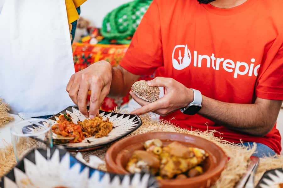 Marrakech: Tajine Cooking Class in a Traditional Riad - Meeting the local chef and family