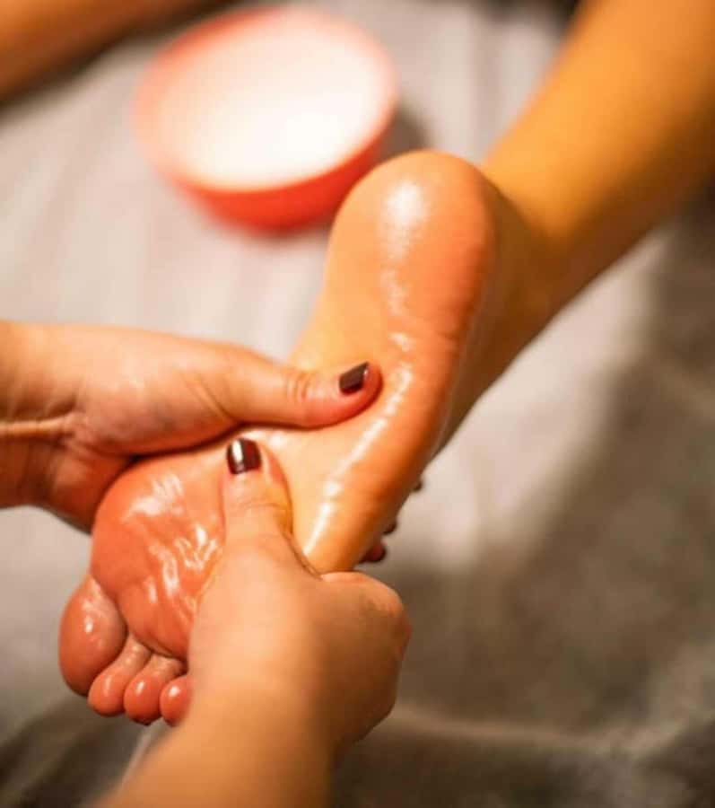 Marrakech: Traditional Hammam & Massage & Hotel Transfer - Mint tea, water, and a quiet pause
