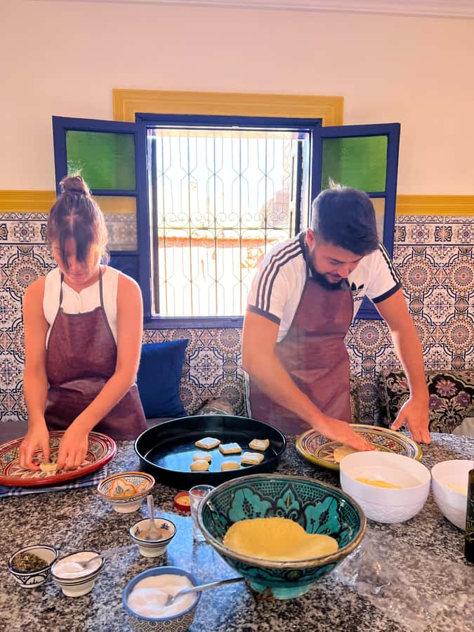 Marrakech: Traditional Moroccan Crepes & Bread Cooking Class - Three Moroccan breads, three different lessons